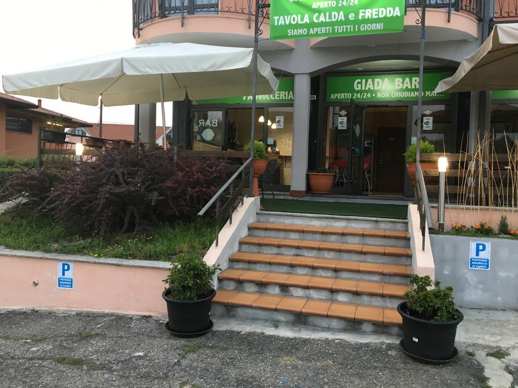Hotel Lago Maggiore カステッレット・ソプラ・ティチーノ エクステリア 写真
