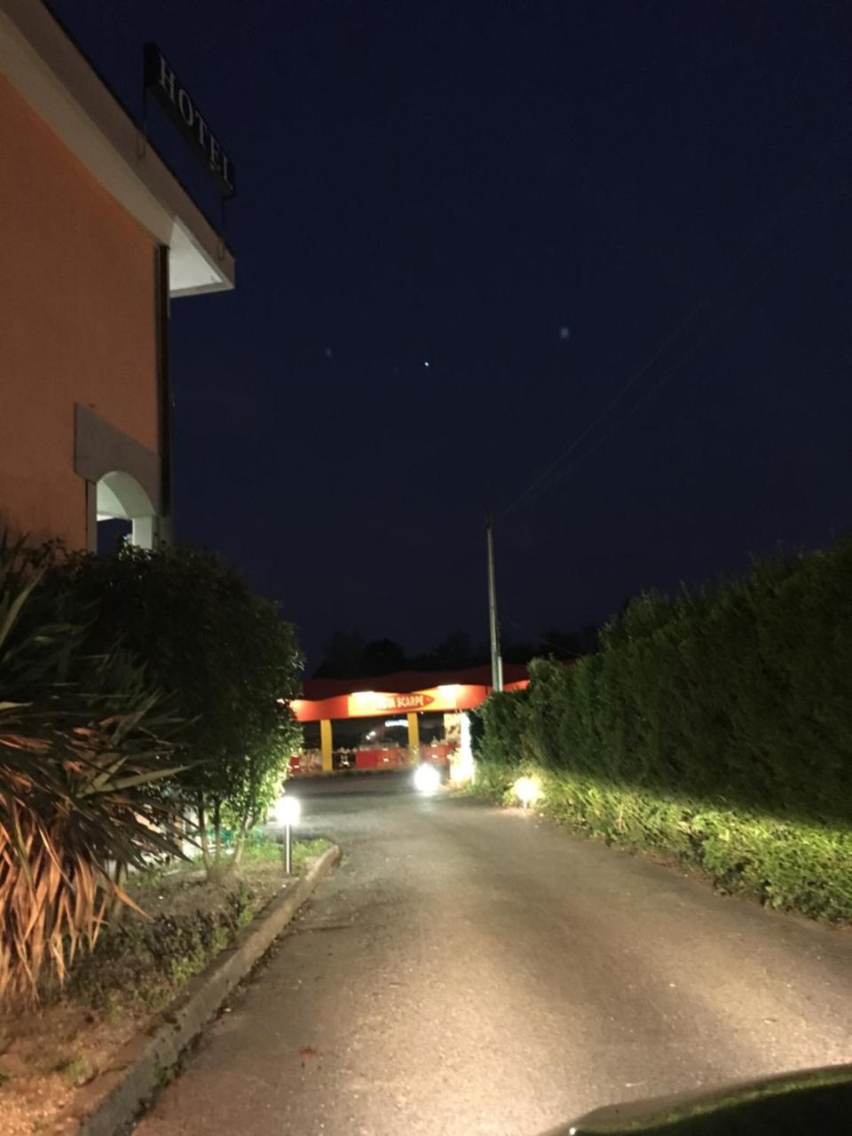 Hotel Lago Maggiore カステッレット・ソプラ・ティチーノ エクステリア 写真